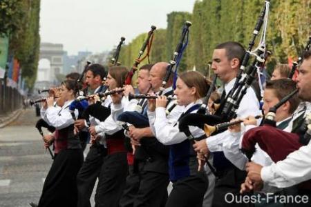 UN GRAND MOMENT D'EMOTION - PARIS ...